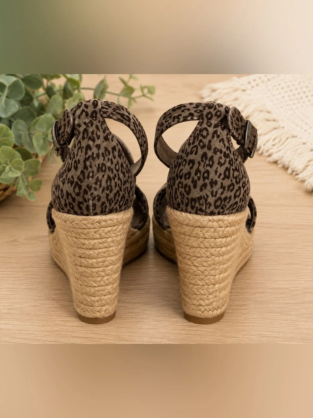 Very G Leopard Print Espadrille Wedge Sandals  Size 8.5